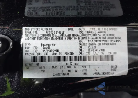 2017 Ford Focus S z USA, uszkodzony, nr VIN 1FADP3E2XHL312495